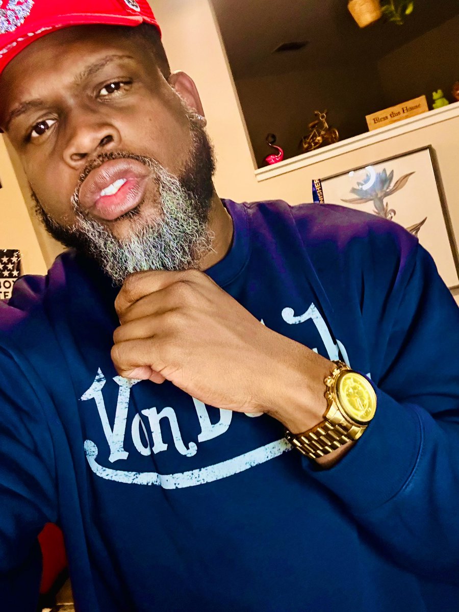 tjdagreat901's tweet photo. Count down to Aquarius season ♒️
#BigUnc https://t.co/ZBEjtyEQ8x