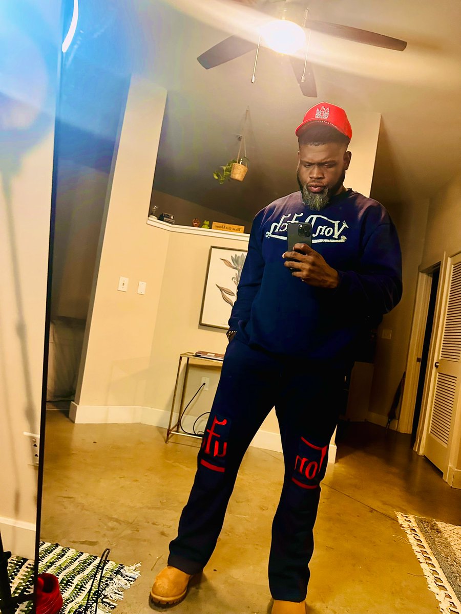 tjdagreat901's tweet photo. Count down to Aquarius season ♒️
#BigUnc https://t.co/ZBEjtyEQ8x
