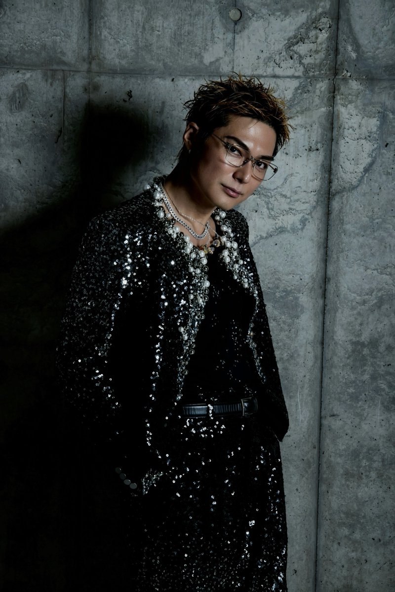EXILETHESECOND_'s tweet photo. 𝑺𝑯𝑶𝑲𝑰𝑪𝑯𝑰 @SHOKICHI_927 

#EXILETHESECOND LIVE TOUR 2026
PERFECT YEAR BEST 〜Born To Be Wild 〜
ticketbook / ローチケ
一般先行受付中💥

✶ ￣￣￣￣￣￣￣￣￣￣￣￣￣
𝑬𝑿𝑰𝑳𝑬 𝑻𝑯𝑬 𝑺𝑬𝑪𝑶𝑵𝑫 𝑳𝑰𝑽𝑬 𝑻𝑶𝑼𝑹 𝟐𝟎𝟐𝟔
 "𝑷𝑬𝑹𝑭𝑬𝑪𝑻 𝒀𝑬𝑨𝑹 𝑩𝑬𝑺𝑻 
～𝑩𝒐𝒓𝒏 𝑻𝒐 𝑩𝒆 𝑾𝒊𝒍𝒅～"
＿＿＿＿＿＿＿＿＿＿＿＿＿✶ 

【期間】～2026/1/5(月)23:00まで

🎟️ticketbook
https://t.co/Qm4teWCpR7

🎟️ローチケ
https://t.co/4nbtkW82LV

— Schedule —
6/20(土) 静岡エコパアリーナ
OPEN 16:00 / START 17:00

8/29(土) ららアリーナ 東京ベイ
OPEN 15:00 / START 16:00

8/30(日) ららアリーナ 東京ベイ
OPEN 14:00 / START 15:00

大阪公演は𝙎𝙤𝙡𝙙 𝙊𝙪𝙩・✮

#セカ友 #BTBW #よりあい 
#BornToBeWild #セカンド
