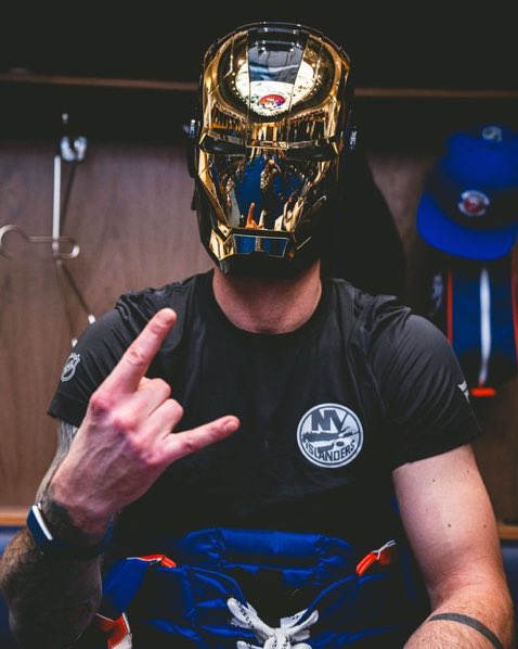 IslesGirl3's tweet photo. Rittich deserved this mask 100%!! His fire and passion have me loving him as an Islander! https://t.co/H93zFNaEqY