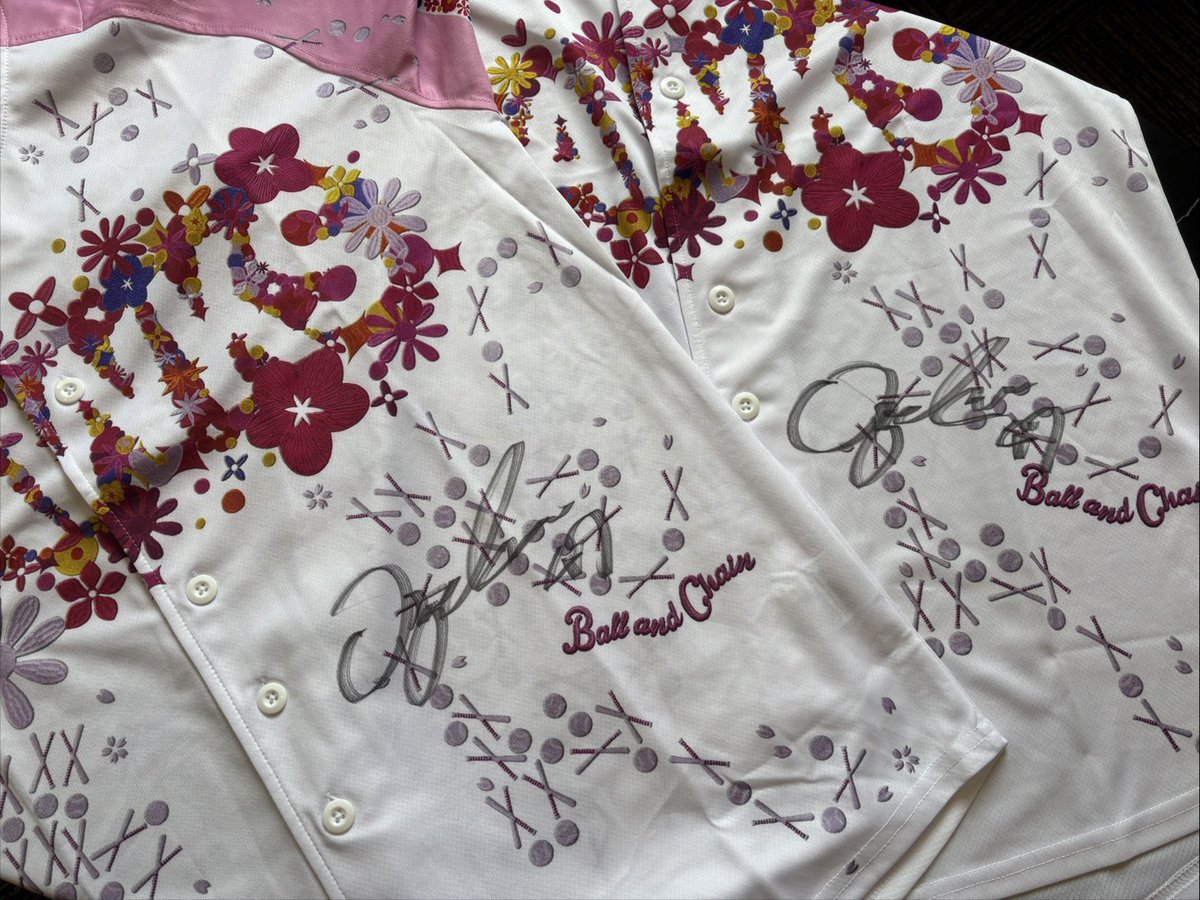 takafullc2's tweet image. 【プレゼントキャンペーン🎁】

「大関ラジオ」配信記念！

#大関友久 投手のピンクフルデーサイン入りユニホームを1名様へプレゼント！

※ユニホームはXサイズです

応募方法
✅当アカウントをフォロー👍
✅この投稿をいいね＆リポストで応募完了

〆切：1月7日

#sbhawks #ソフトバンク #鷹フル