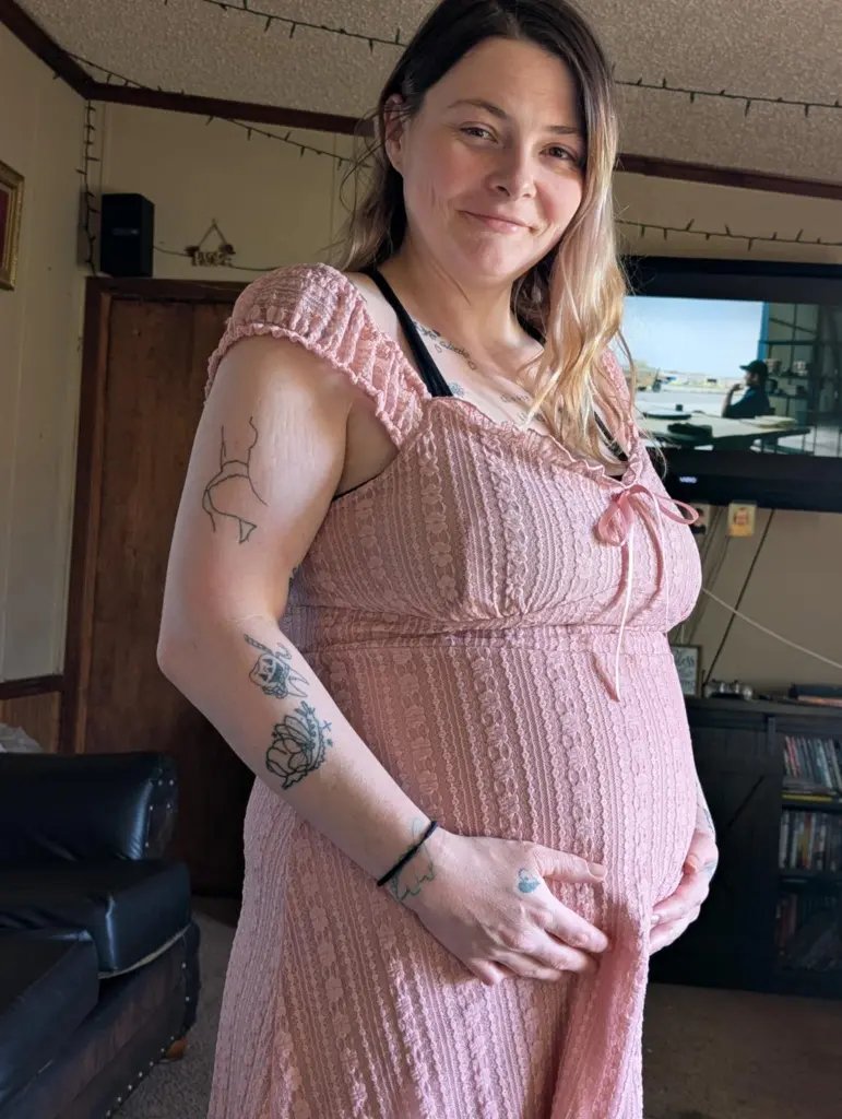 ⚠️ WARNING: This post contains descriptions of a fatal shooting and domestic violence

A Missouri man is accused of shooting his girlfriend to death in front of their 3-month-old infant following a dispute over a coin collection. 

Alan Michael Mellow, 33, allegedly gunned down