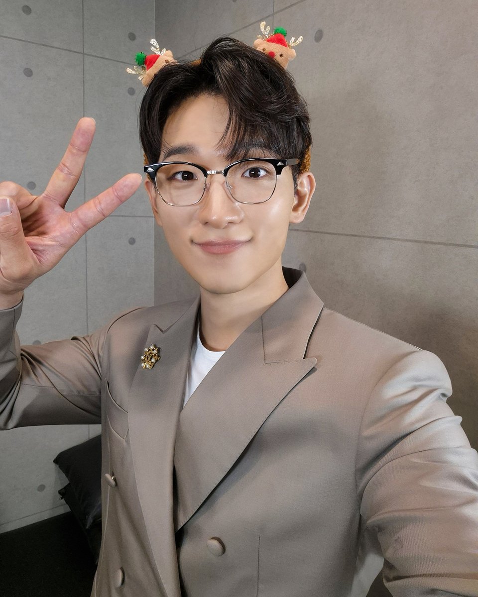 ASTKIM_official's tweet image. 오스틴 킴님의  Merry Christmas🎅메세지가 도착했습니다💙

오스틴 킴님의 크리스마스 추천 리스트와 함께
행복하고 따뜻한 성탄절 보내시기 바랍니다🫶

#오스틴킴 #AUSTINKIM