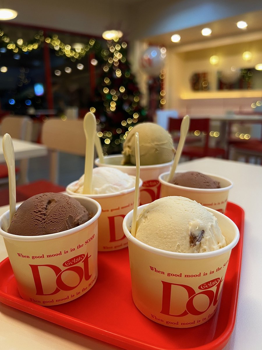 3MEXYOACT's tweet image. Dot Gelato🍦✨ เจลลาโต้เนื้อเหนียวนุ่มหนึบ กินเพลินมาก สั่งมาชิมหลายรสชาติ ดีทุกรสเลยนะ🥹 แต่ที่โดนตกสุดๆก็คือ มัทฉะ &amp;amp; พิสตาชิโอ้ไอเลิฟ! หรือจะเลือกแบบวาฟเฟิลวิปครีมก็ฟินน🫨 ช่วงนี้ร้านตกแต่งเป็นธีมคริสต์มาสแวะมากินไอติมเช็คอินถ่ายรูปสวยๆกันน🎅🎄🎁✨
พิกัด📍BTS ช้างเอราวัณ Exit.6…