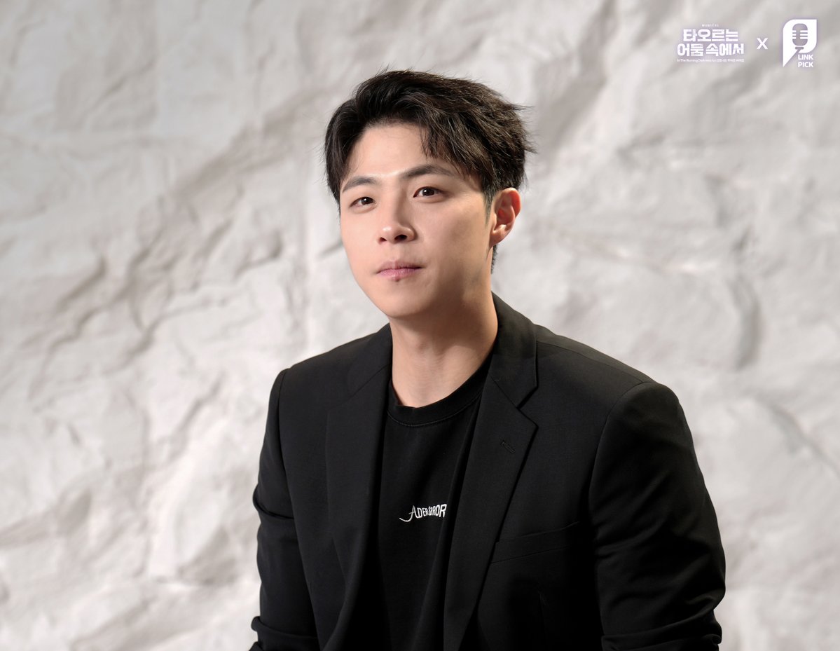 ilovelinkpick's tweet image. [#링크픽]

📷 #비하인드사진 공개

뮤지컬 &amp;lt;타오르는 어둠 속에서&amp;gt;
박정원, 선유하, 최석진, 안유진 배우의
STAGE ON&amp;amp;OFF 비하인드 사진을 공개합니다 🌟

#박정원 #선유하 #최석진 #안유진
#타오르는어둠속에서 #스테이지온앤오프