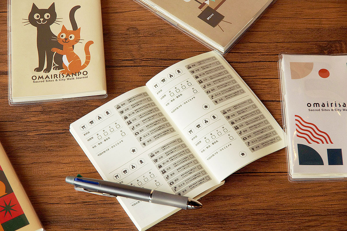 ✨️御朱印帳専門店HollyHockの歩み✨️

【2012年】当時みかけることのなかった「かわいい御朱印帳」を作りたい一心でで御朱印帳メーカーに。

【2013年】神宮式年遷宮にむけて三重県の地元伝統工芸品 伊勢木綿と松阪木綿の御朱印帳を記念発売。