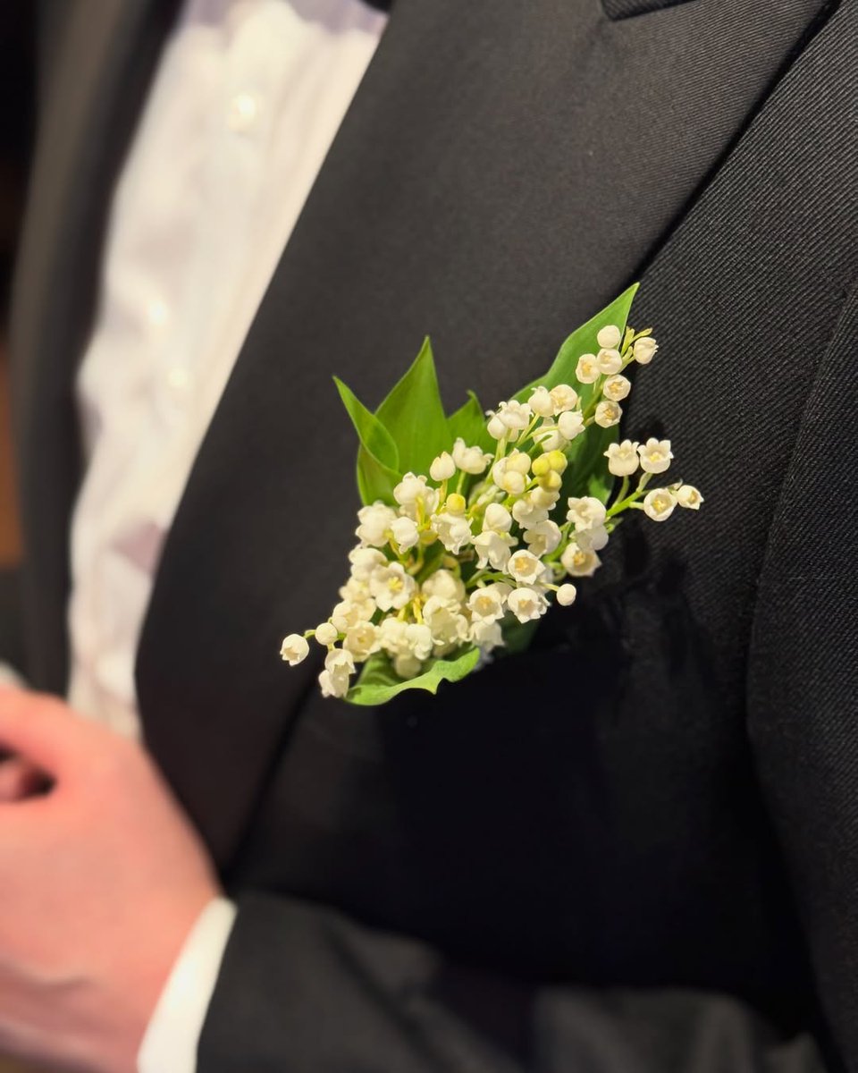 hyunxmugi's tweet image. พอเห็นโพสต์นี้ผมก็คิดว่า 🌿 #xMugi_Garden มีเรื่องที่อยากจะเล่าให้ฟังครับ

เคยเห็นคนเกาหลีตั้งกระทู้ถามว่า 은방울꽃 / Lily of the Valley ที่เป็นพืชในเกาหลีเองไหม? 

สปีชีส์ Lily of the valley ที่พบได้ใน ญี่ปุ่นและเกาหลี รวมถึงจีนและเอเชียตะวันออกเฉียงเหนือ ดังนั้น Lily of the…