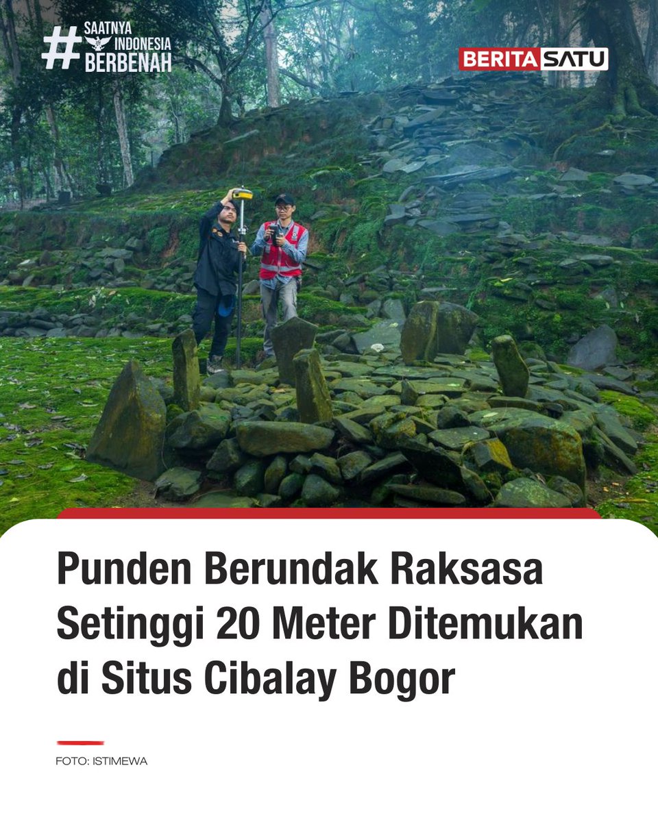 Beritasatu's tweet photo. Tim Balai Pelestari Kebudayaan Wilayah IX menemukan struktur punden berundak raksasa setinggi 20 meter dengan 10 teras di Situs Cibalay, Bogor. Temuan tradisi megalitik ini memperkuat nilai sejarah kawasan tersebut sebagai pusat ritual prasejarah sekaligus mendukung rencana pengembangan geopark di Kabupaten Bogor.

Update berita selengkapnya di BeritaSatu TV, https://t.co/12KzHzdIDJ, dan YouTube BeritaSatu!

#BeritaSatu #SaatnyaIndonesiaBerbenah #PundenBerundak #SitusCibalay #PundenBogor