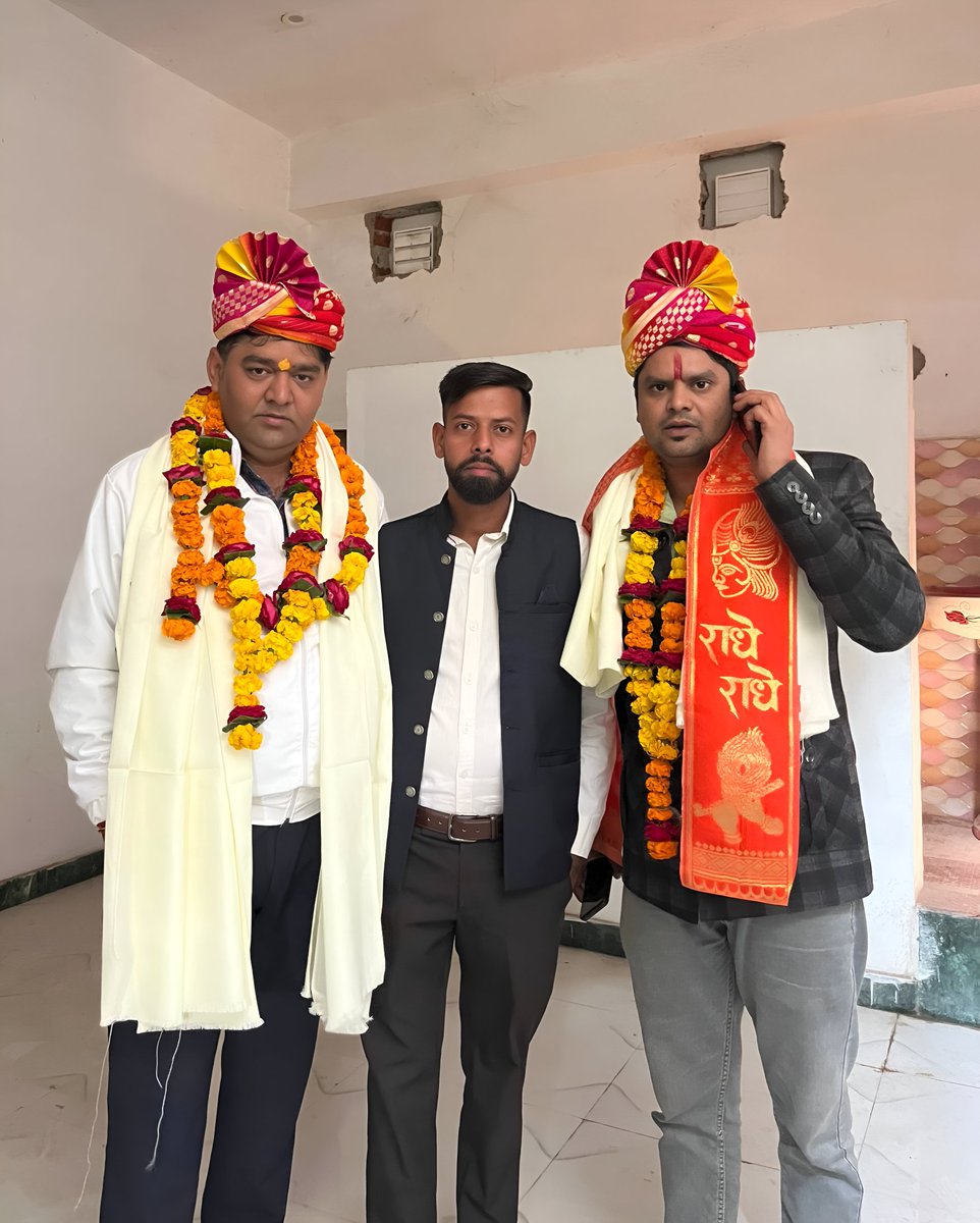 Reporterhariom5's tweet photo. भारतीय किसान यूनियन भानू के द्वारा आयोजित प्रेस क्लब के पदाधिकारियों के स्वागत सम्मान कार्यक्रम में मुझे भी सम्मानित किया गया। साथ ही मैंने भी पत्रकारों का स्वागत किया। https://t.co/aZSSV542CC