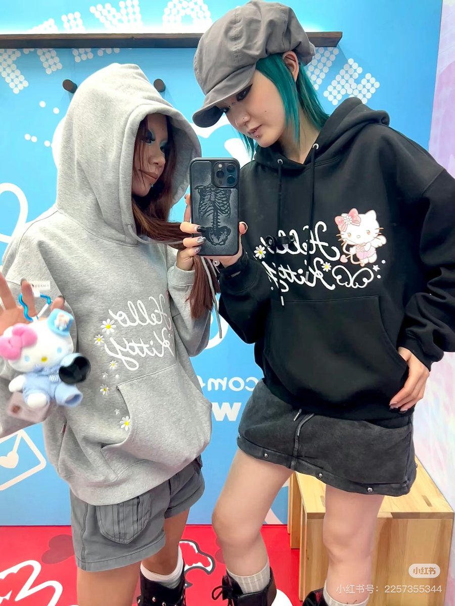 merryxthingsss's tweet photo. พรี Whoosis x kitty hoodie🎀✊🏻 เสื้อฮู้ดลายใหม่คิตตี้ มี🪽ด้านหลังค่า 3สี จัดโปร

❥ 1,320฿ (มัดจำ 660) รวมส่ง⭐️ 
size S-3xl ลิขสิทธิ์แท้💯

พรี 7-15 วันหลังสินค้าส่งกลับ
order via dm
#ตลาดนัดsanrio #เสื้อคิตตี้ #whoosis #เสื้อฮู้ด https://t.co/AXLOFc1Fy1