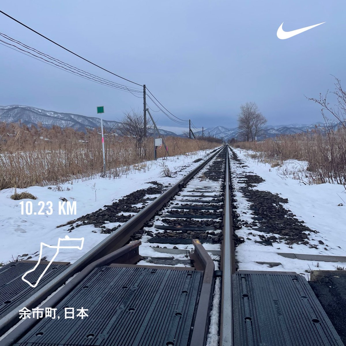 hineyoko's tweet image. クリスマスイブはランニングでスタート。ツルッとした面が割と有ったから踏み締めすぎたからかな、途中膝いたで歩いた。今年は変に温かい。
#MorningRuns #running #runninginthesnow #朝ラン #雪ラン