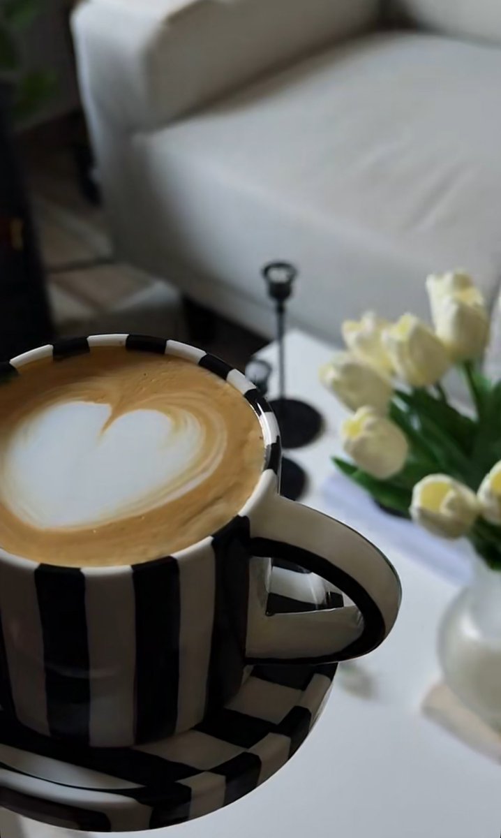 صباحيات ناديه ☕️  tweet media