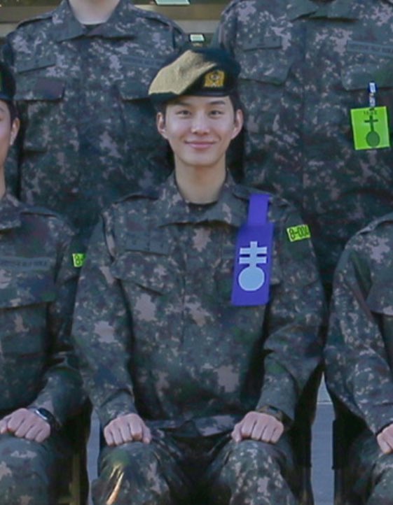 Angelheart3410's tweet image. 251224 Army Training Center Homepage  #JUNGWOO #NCTJUNGWOO #정우 

Private Kim Jungwoo, 4th Squad Leader, 1st Platoon, 8th Company, 25th Training Regiment

Wow, oppa looks so handsome in his uniform.