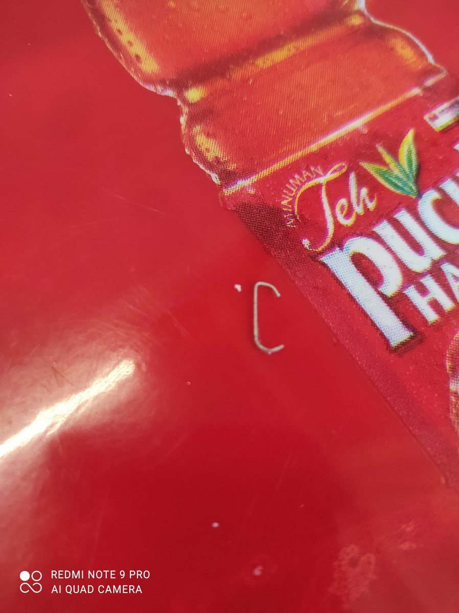 会社のcantin(ほぼワルン]で食べたら、中にはからこんなクリスマスプレゼントが🎁

いらん。。。