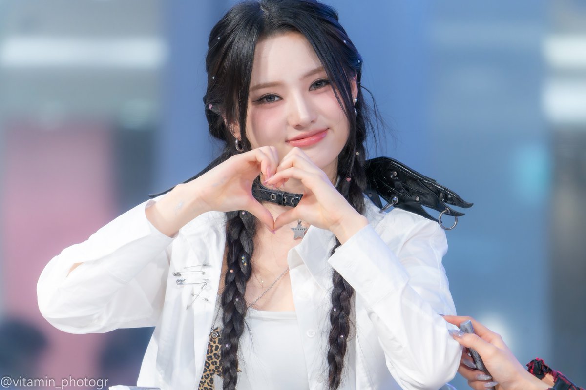 251210 iii Debut Showcase Sunshine City Ikebukuro HQ