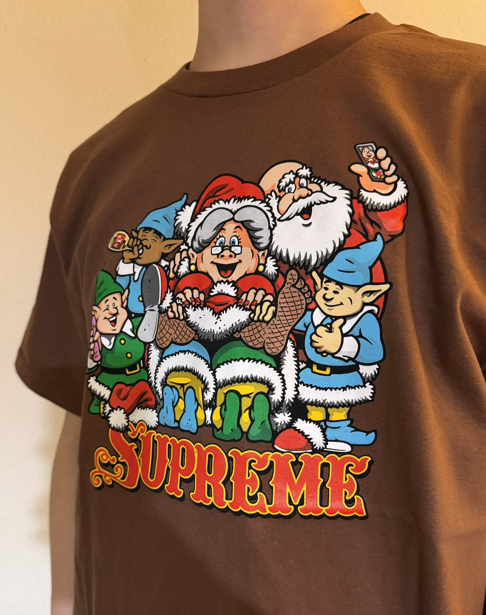 Merry Christmas🎄🎄 Supreme 25fw week17 Naughty Tee @S_AM11_00