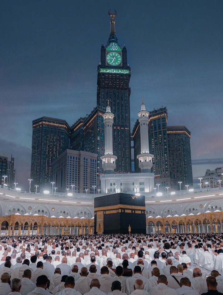 umati21's tweet photo. You will CRYYYYYY soon not because someone hurt you, but because Allah answered your prayers. Ameen 🤲🏻 https://t.co/6cFxZMeY9i