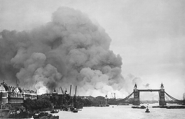 URDailyHistory's tweet image. 29 Dec 1940: Nazi #Germany drops incendiary #bombs on #London during World War II, in what came to be known as “The Second Great Fire of London.” #WWII #WW2 #History #OTD #ad amzn.to/3Jlmp5C