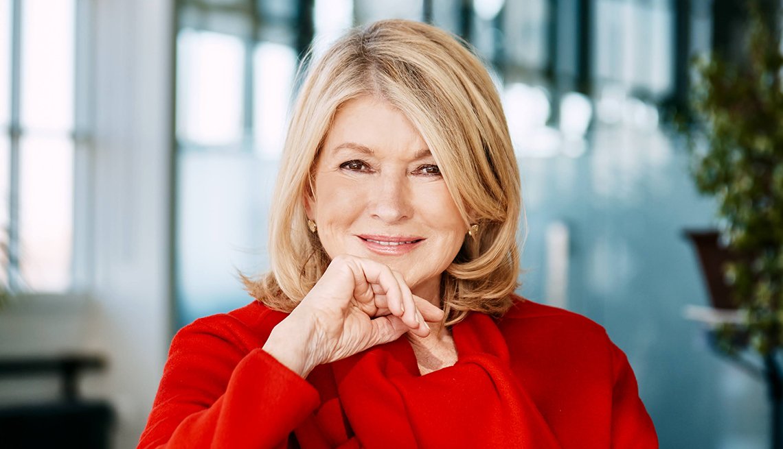 TouchlineX's tweet image. 🚨 𝗡𝗘𝗪: Martha Stewart (American businesswoman) has acquired a minority stake in Swansea City.

She now shares the club with people like Snoop Dogg and Luka Modric. 👀