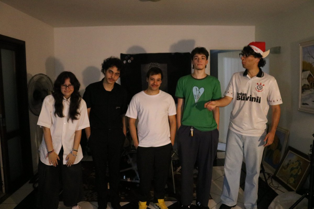MOTHMOVEMENTCYC's tweet photo. Segue a gente aí, nois somos legais https://t.co/THr98sHclY