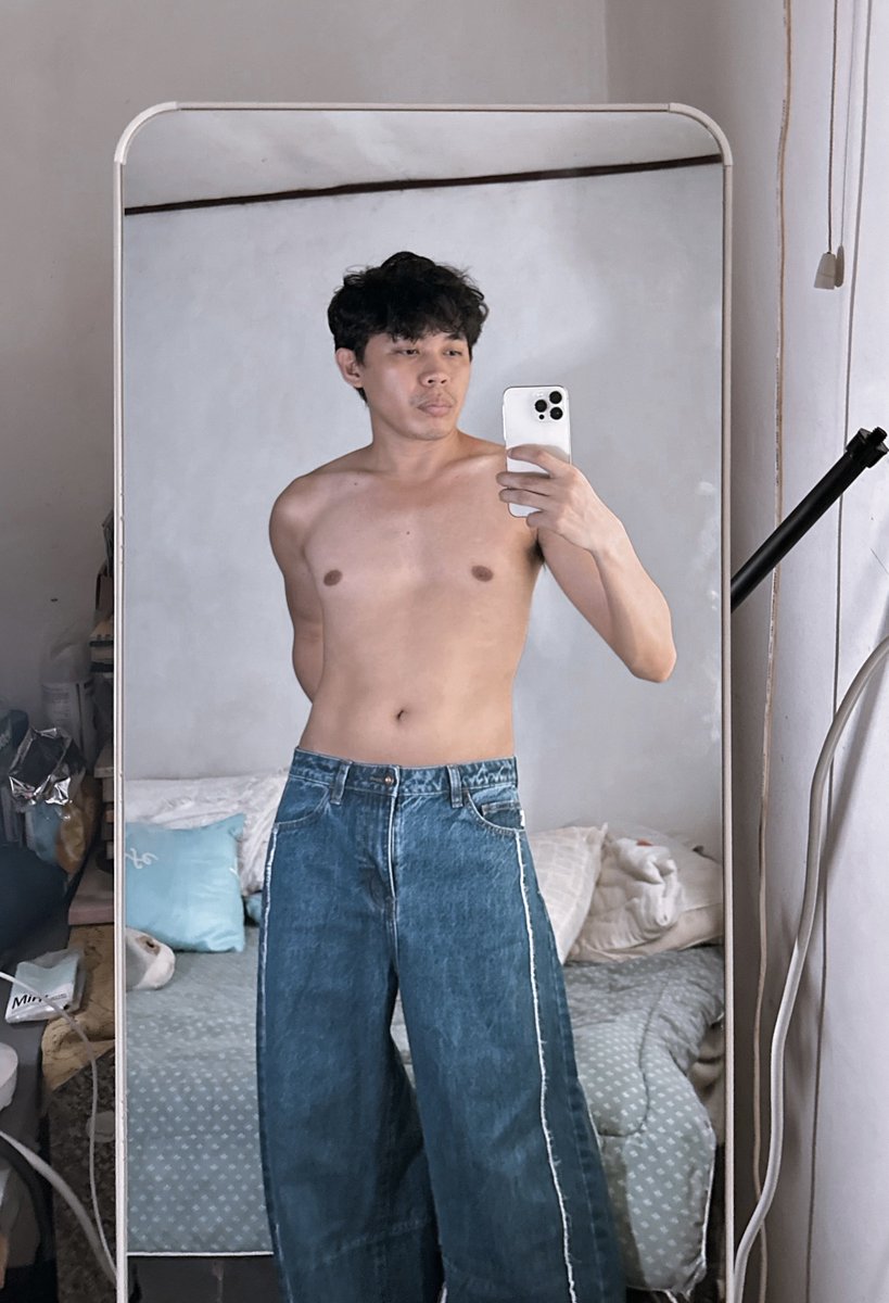 temgementiza's tweet photo. i feel a little more confident lately. i can even send nudes HAHAHAHA JK 😜

#fypシ https://t.co/YpDaol4zIC