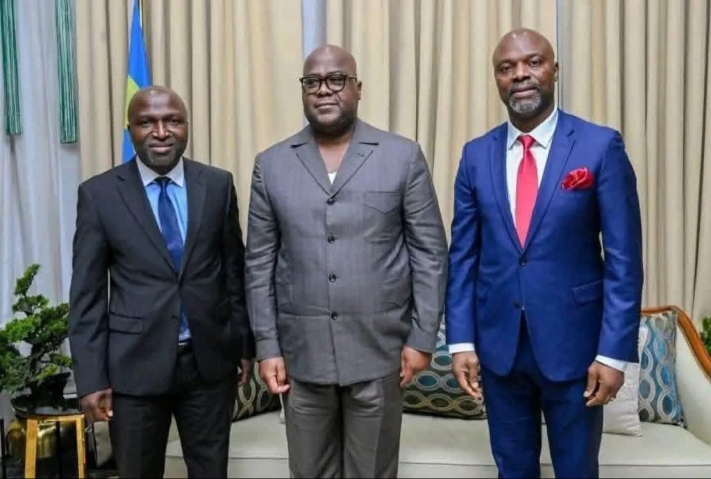 Jésus-Christ a été cloué au milieu de deux malfaiteurs
Un brigand et un voleur !
😂😂😂😂😂😂😂😂😂🤣🤣🤣