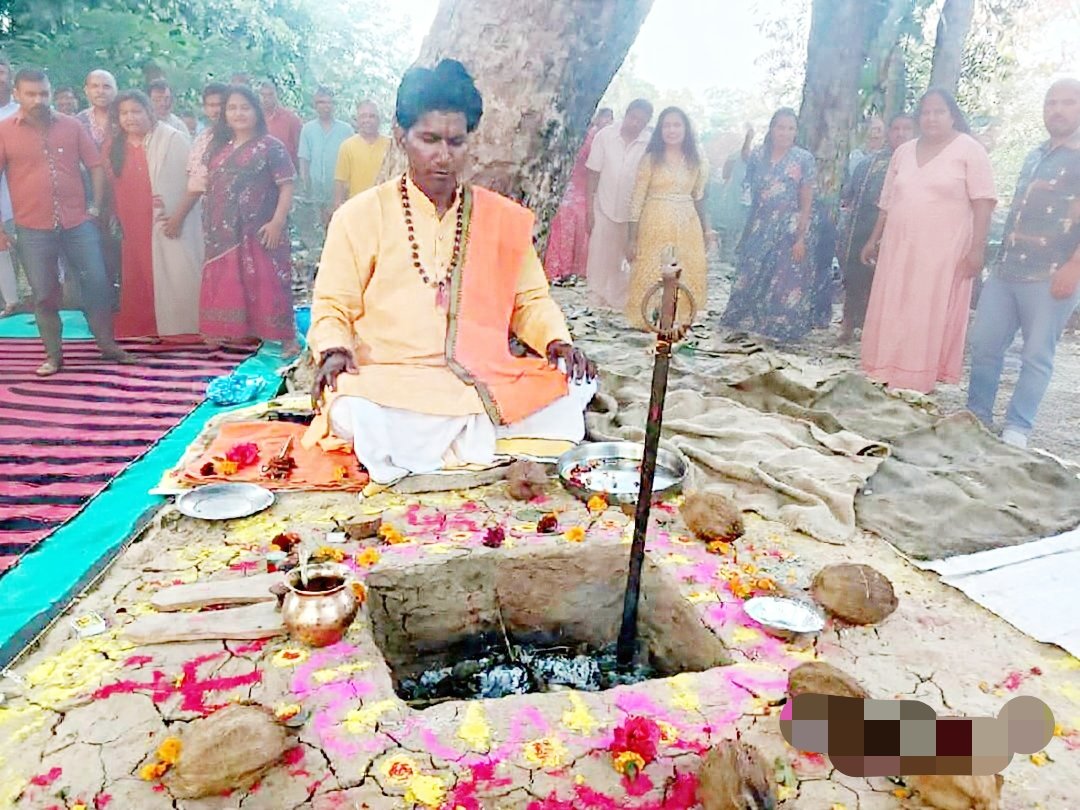 गोरखनाथ धाम टीला भांवता बांदीकुई पर गुरु गोरखनाथ बाबा के आशीर्वाद से धुने पर शारीरिक कष्ट का हर शनिवार को झाड़ा लगता है आप सभी दुखी भक्तजन अधिक से अधिक पहुंचकर लाभ उठा सकते हैं । धाम संपर्क सूत्र whatsapp 9079322745
#gorakhnathdhamsarkar