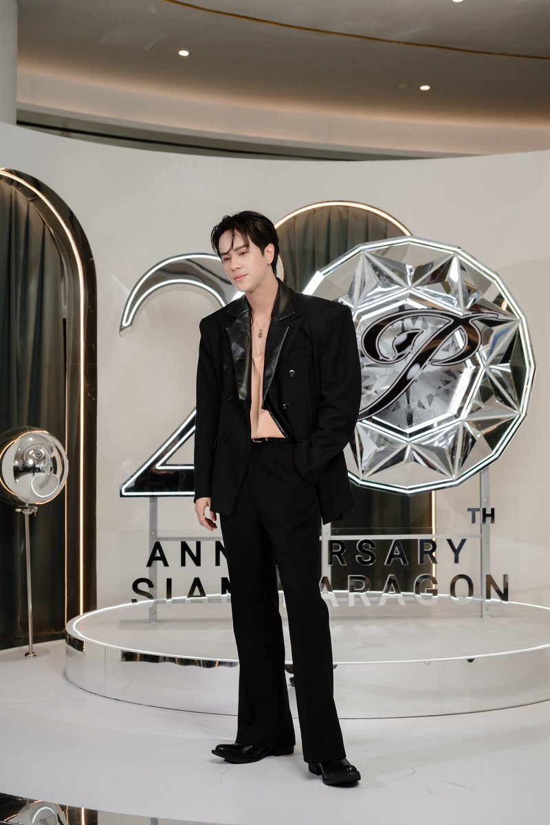 คิดถึงคุณกรภัทร์นะครับผม 😎✨

#nanon_korapat ร่วมงาน สยามพารากอน ครบรอบ 20 ปี “A Journey of Extraordinary Dreams” บนเวที Grand Celebration Stage แฟชั่น ฮอลล์ ชั้น 1 สยามพารากอน             

NANON AT SIAM PARAGON

#mynameisnanon #SiamParagon20thAnniversaryxNanon