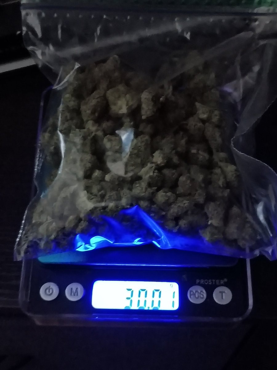 DominicDivinus's tweet photo. Approximately 30 Grams of that "Heavy OG" is very satisfying Indeed, my Connect is Soo Gracious 😁🙏. This Indica Strain is Absolute PRESSURE, Sticky Icky on the Fingers like Cotton Candy, I LOVE It 👍👍👍 #AntiMemphian #Herbalist https://t.co/fO27ULPQkA