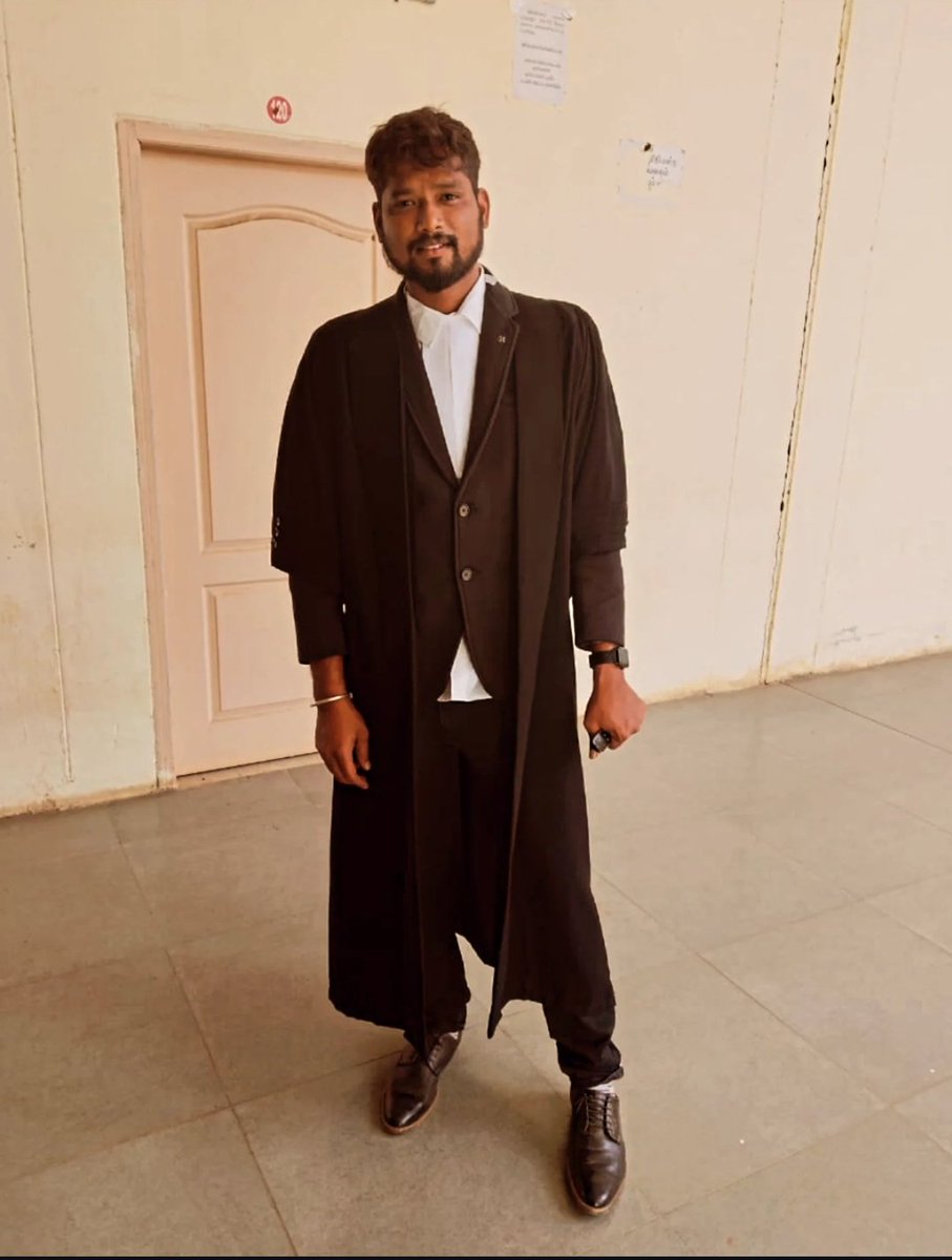 Stepping into my 5th year of legal practice.
Every lesson, every win, every strength - thanks to my parents, mentors, senior lawyers, friends, sisters, brothers, and clients.
Forever grateful. ⚖️✨

#LegalJourney #5YearsStrong #Gratitude #LawyerLife #LegalPractice #Thankful