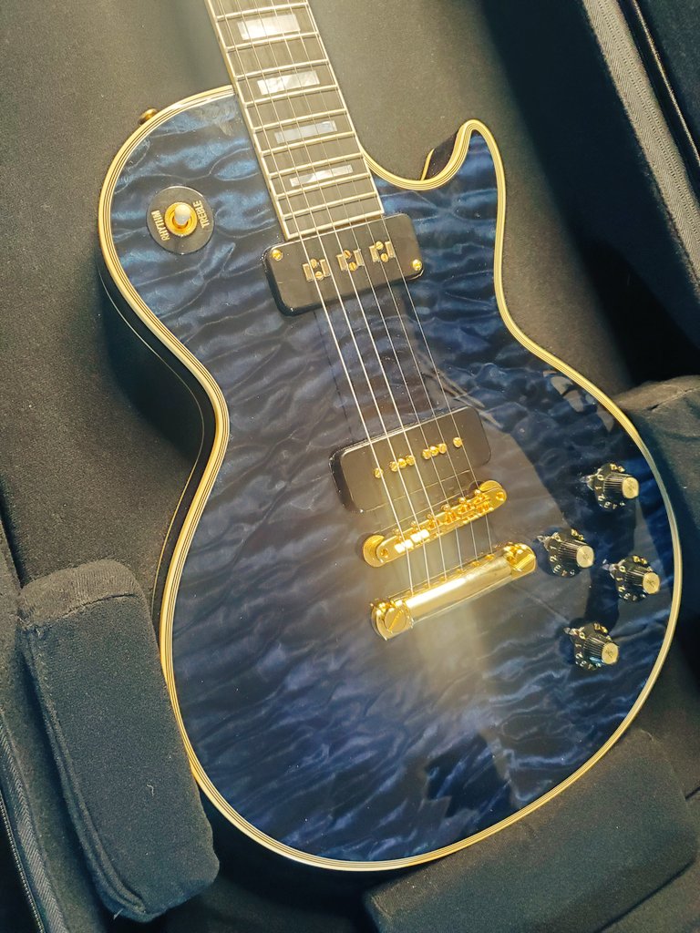 CookTsuchan's tweet image. 本日12/24は秋葉原BECKでライブ🐯
がんばるます🐥
クリスマスってなに？

19時,22時(時間前後あると思います)に一曲づつ出る予定です！

いろんな方が出演されるので常に楽しいライブです！

僕は英語で歌うのでLocke Rayne(ろっくれいん)って名前にしてみましたw

よろろすおねがいするます🐯