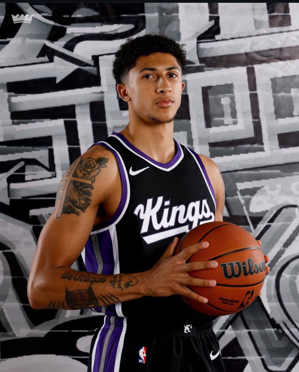 Nique Clifford tonight 

— 14 PTS
— 2 REB
— 2 STL
— +3