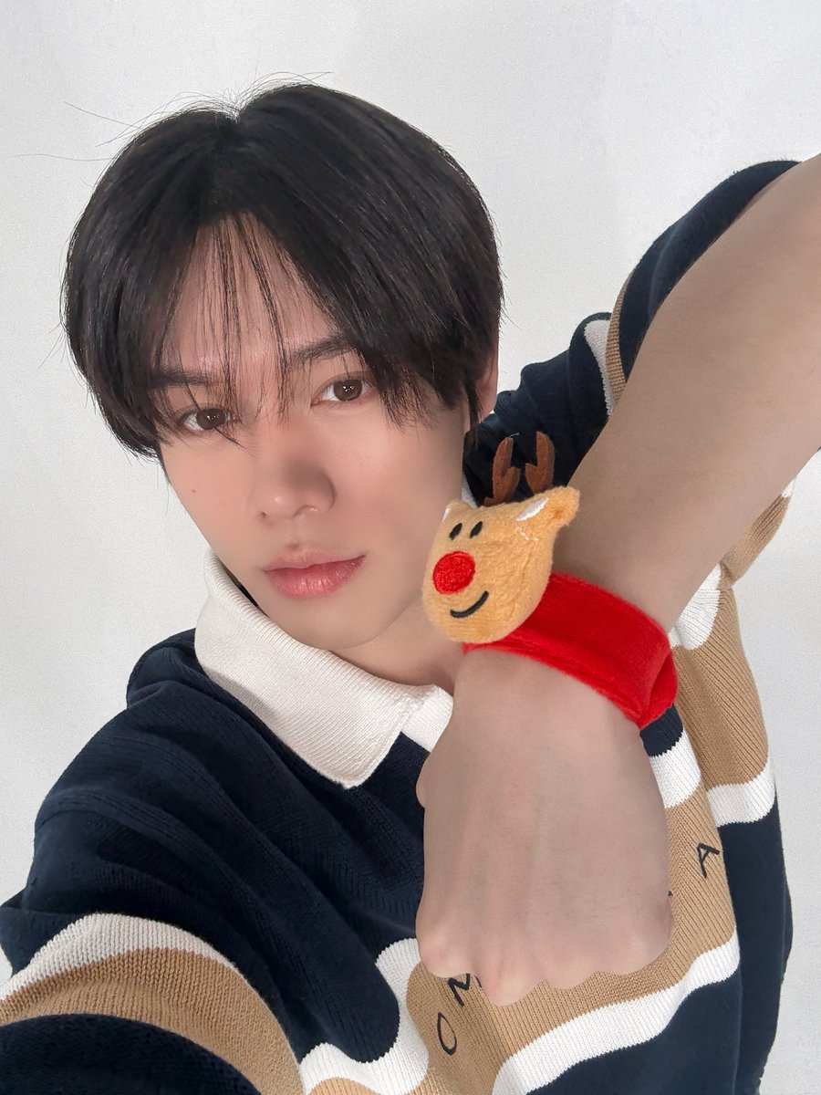 GHOST9OFFICIAL's tweet photo. [📸]

｡ﾟﾟ･｡･ﾟﾟ｡
ﾟ。 셀카 투척! #2
　ﾟ･｡･

#GHOST9 #고스트나인
#CHOIJUNSEONG #최준성
#PRINCE #프린스
#LEEWOOJIN #이우진
#LEEJINWOO #이진우
#Christmas #크리스마스 https://t.co/431XL1SkTR