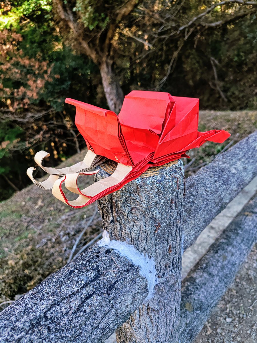 Taonさんの展開図より
<a href="/aagfisdiseh/">Taon(taon)</a> 
「ソリ」
paper 50センチクラフト紙
立体的でリアルな作品。
厚みのある紙で折ると立体的になりやすかった！
メリークリスマス✨
良き一日を。
#クリスマスイヴ #そり #そり折り紙 　
#折り紙 #折り紙作品