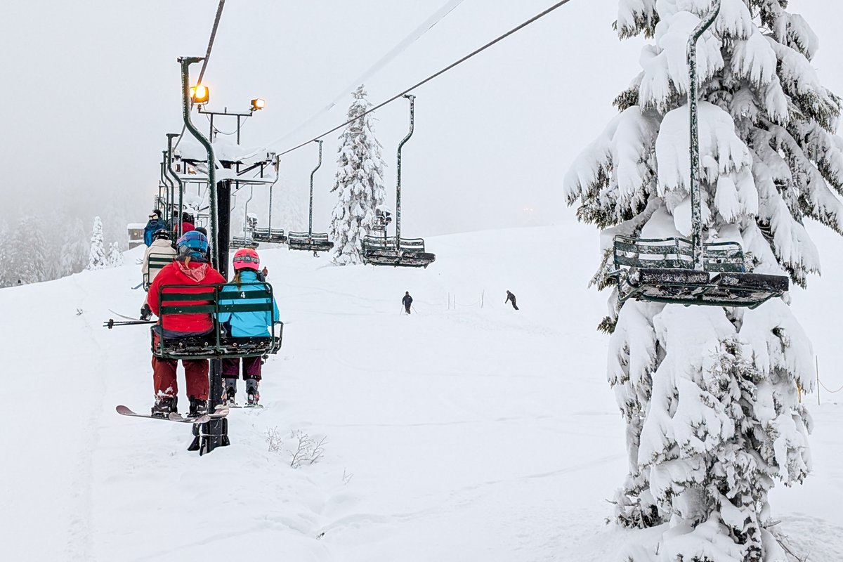 Summit at Snoqualmie tweet media