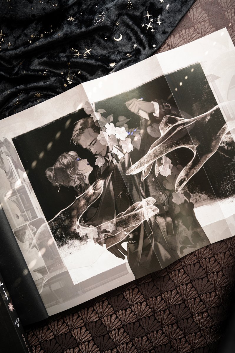 LOM_officialEN's tweet image. 🔮#LoMBook
The cover of Lord of Mysteries, the 12th book in the Chinese edition (《诡秘之主12 不死者·下》),is now revealed!

Designed &amp;amp; published by GUANGZHOU TIANWENKADOKAWA.
Illustration by OSSS
#LordOfMysteries #LoM #诡秘之主 #WebNovel