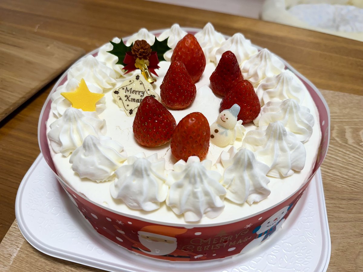 メリークリスマス🎄✨ 今年はでっかいショートケーキ7号🎂