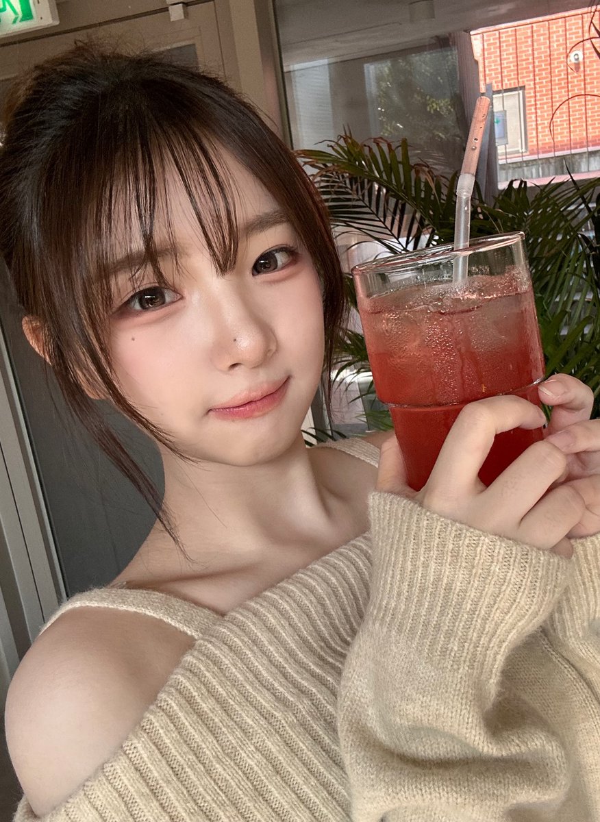 triplescosmos's tweet image. To love someone is to identify with them.
-Aristotle-

#tripleS #트리플에스 #トリプルS
#トリプルエス #トエス
#HaYeon #하연 #ハヨン