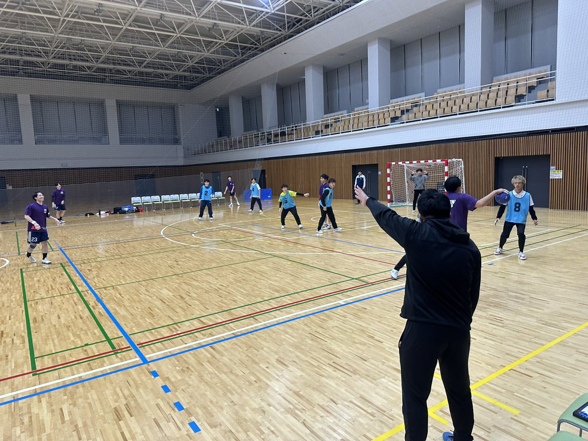 dohoclub's tweet photo. 『ひさしぶりの主催交流会♪』

先週末はひさしぶりに同朋クラブ主催の交流会をおこない、名古屋学院大学男子ハンドボール部さん、県内のＡ登録チームのNuOwlsさん、愛知のクラブリーグでごいっしょしているVaddiesさん、平田建設さんと交流を深めることができました。

#ハンドボール 
#handball https://t.co/E35hrY3tQQ