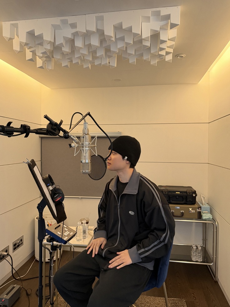 'KNOCK KNOCK!' tweet media