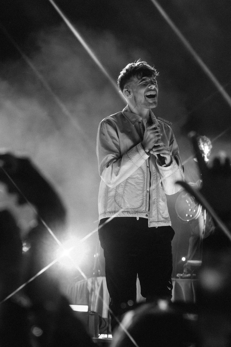 nikkimarieJPG's tweet image. Happiest of birthdays to this absolute lad ✨
@Louis_Tomlinson 
@LTHQOfficial 

#HappyBirthdayLouis #HowDidIGetHere 
📸 @nikkimarieJPG 
(Credit if reposted)