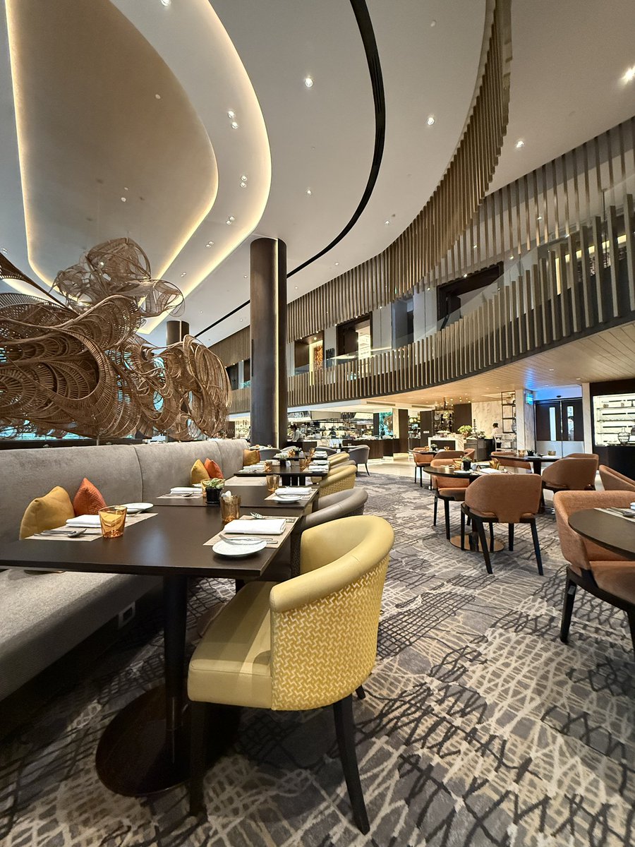 pamplumpy's tweet image. 🍫🍷