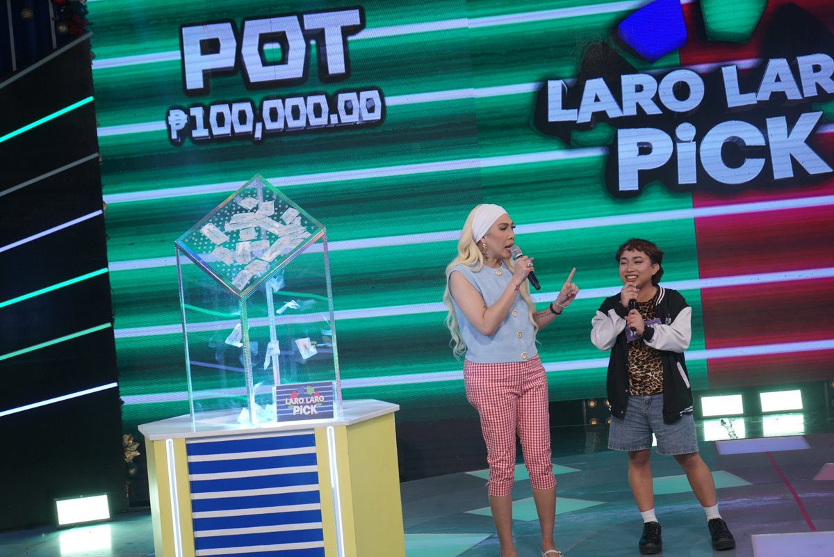 gmanetwork's tweet photo. Alin kaya ang pipiliin ni Jairus? POT o LI-POT? 👀
#CallMeShowtime
For more #ItsShowtime content, visit:
https://t.co/pNccllRyFz https://t.co/KUGdFGIDk1