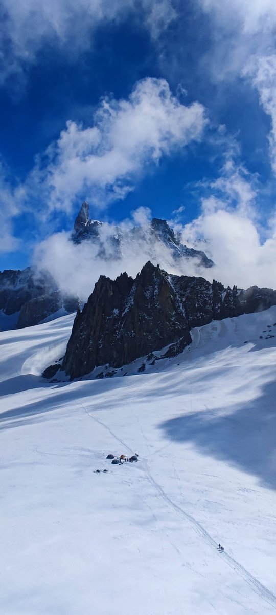 Os deseo Feliz Navidad, Salud y Montaña . #FelizNavidad