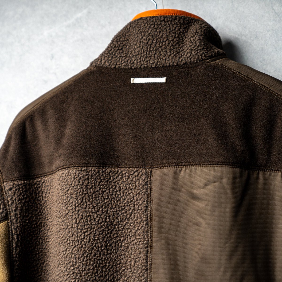 ポーラテックフリースを乱れ打ちしました。 裏地はメッシュで肌あたり