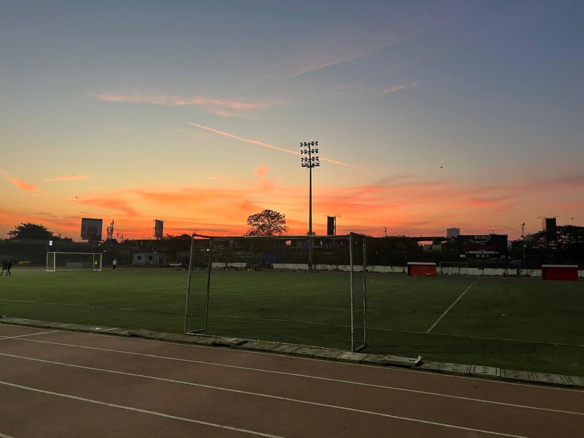 ItsResham's tweet image. Track run with a beautiful Bombay Sunrise today 🏃‍♀️☀️