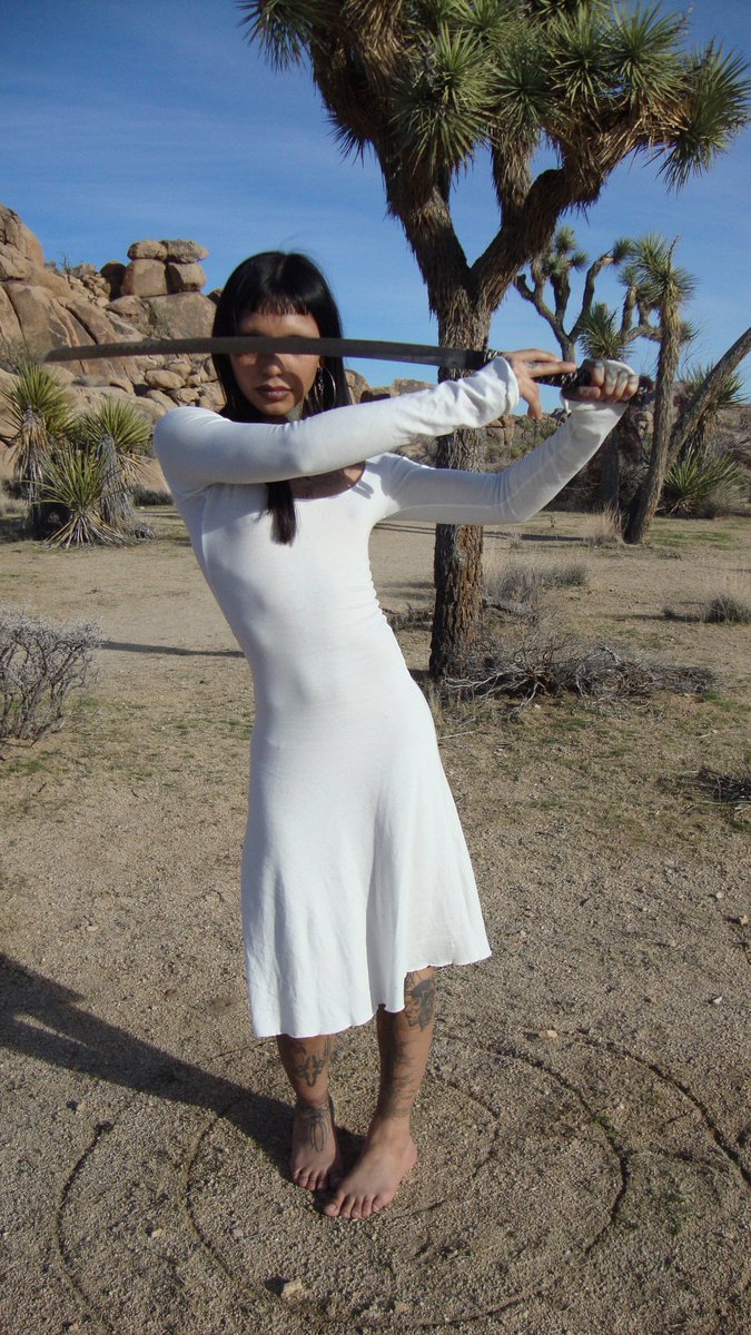 glamour_spells's tweet image. 