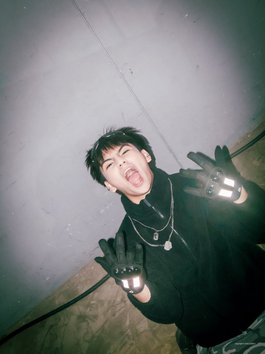 cloud7_ph's tweet image. [#PhotoSeries / #C7_FIAN] [122325]

No warm-up. Ready for the noise.

More on IG #CLOUD7_ph