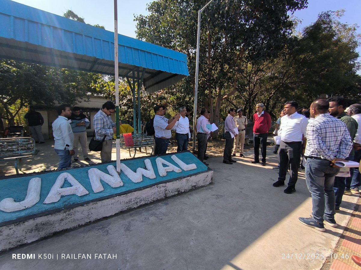 FatahAhad's tweet photo. Dr. R. Gopalakrishnan, DRM Secunderabad, accompanied concern branch officers reviewed the ongoing Station Works &amp; Problems works at Janwal Railway Station 
@drmsecunderabad https://t.co/C0ES2ClxoD