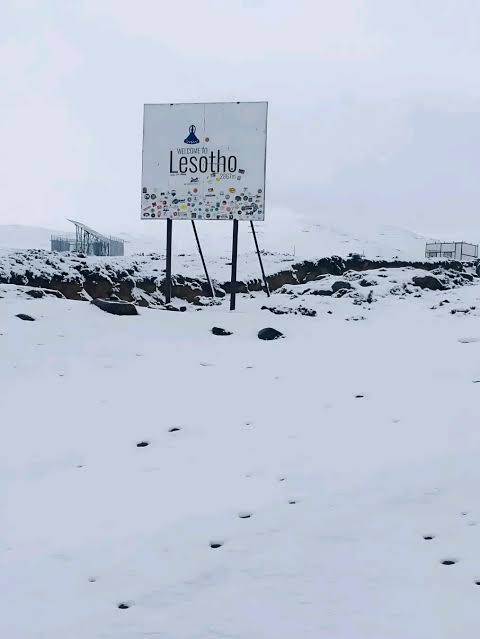 TiskTusk's tweet image. Behold, Lesotho, the most developed African country. A first world utopia.